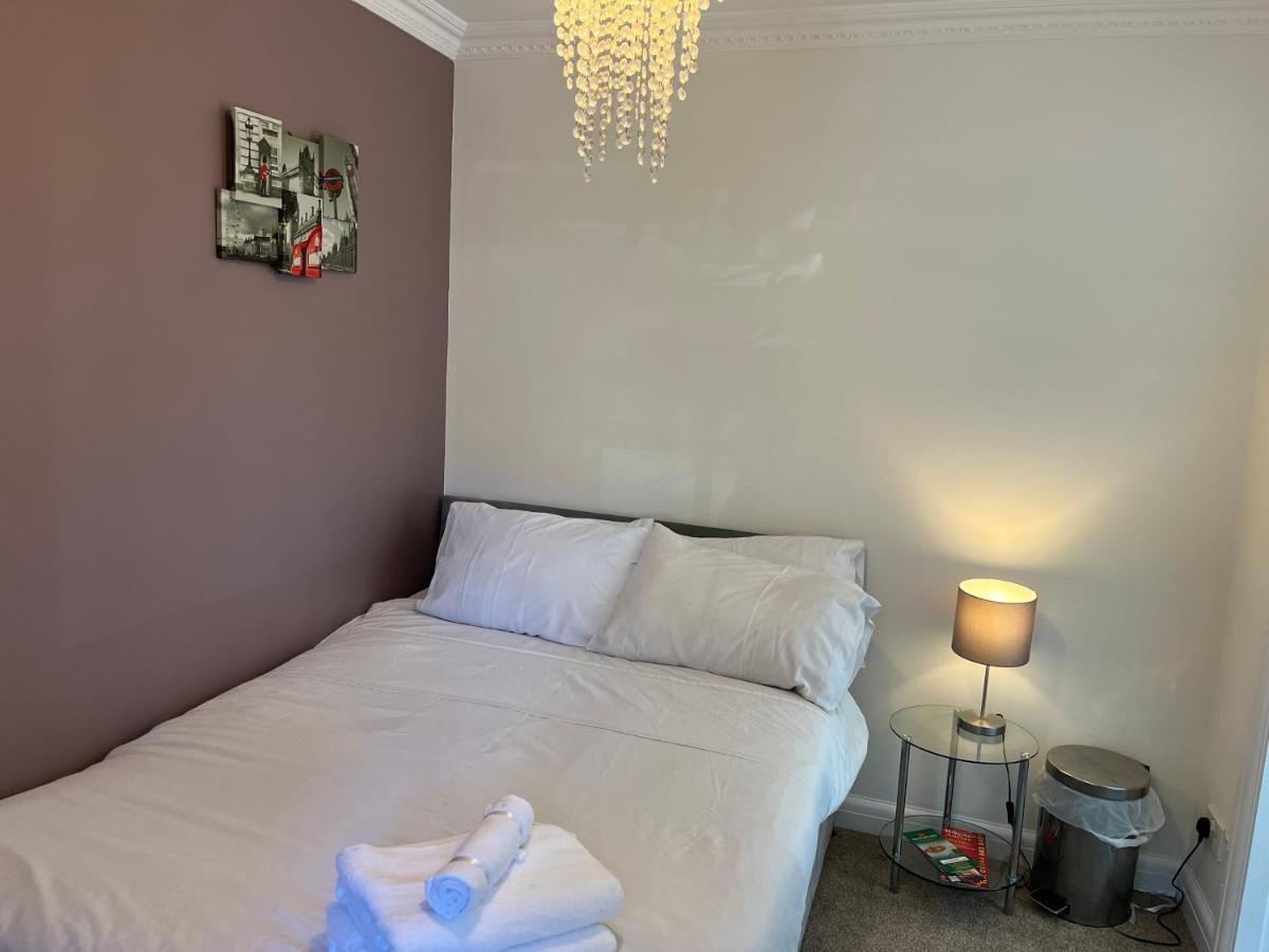 Bed and Breakfast Sleepneat Ascot  Esterno foto