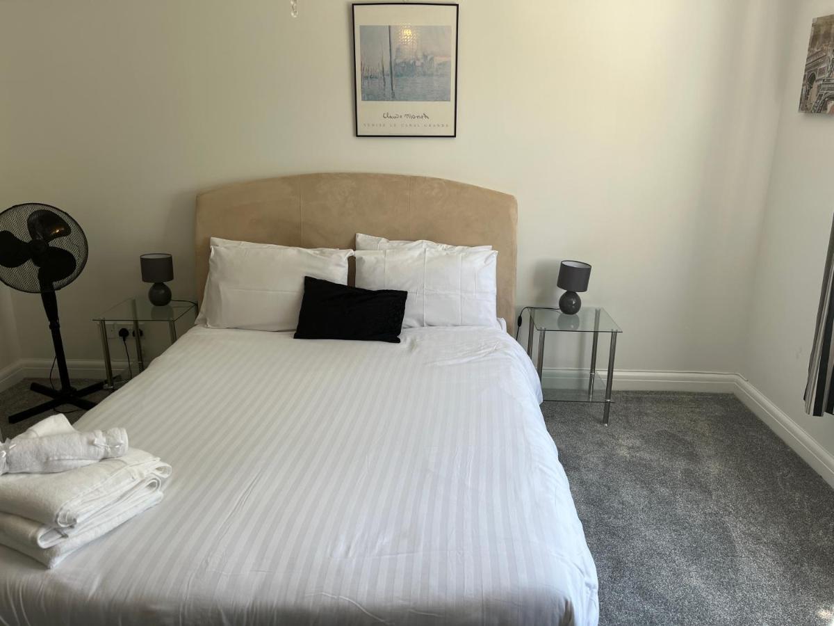 Bed and Breakfast Sleepneat Ascot  Esterno foto