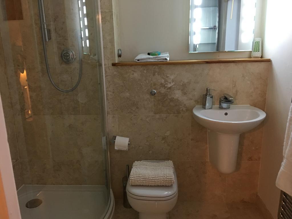 Bed and Breakfast Sleepneat Ascot  Esterno foto