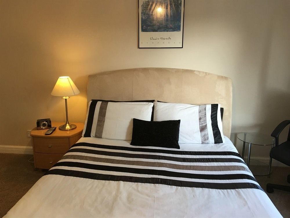Bed and Breakfast Sleepneat Ascot  Esterno foto