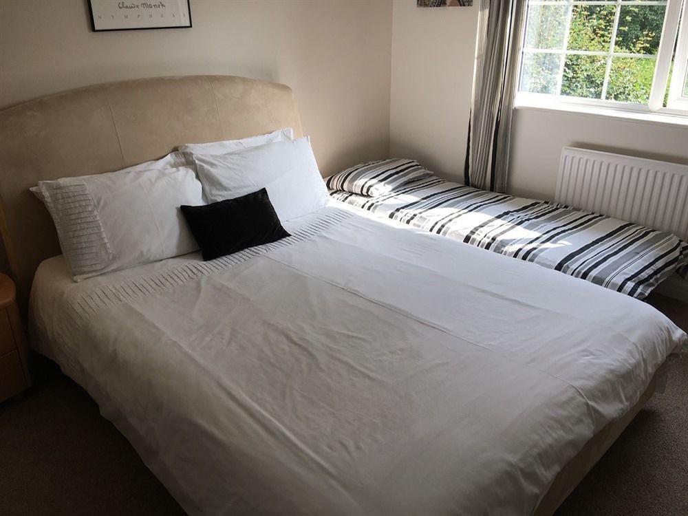 Bed and Breakfast Sleepneat Ascot  Esterno foto