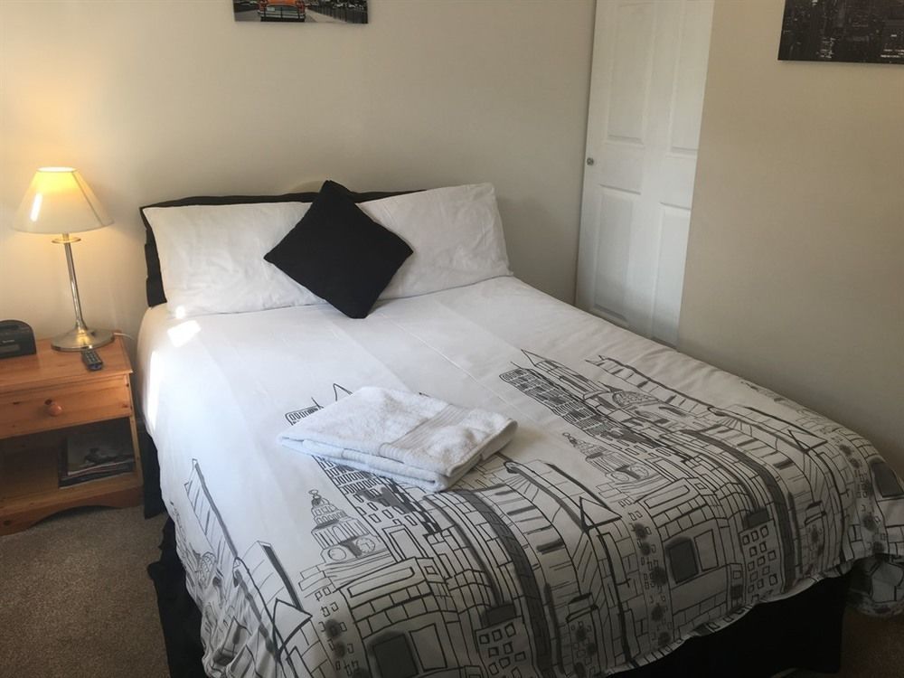 Bed and Breakfast Sleepneat Ascot  Esterno foto