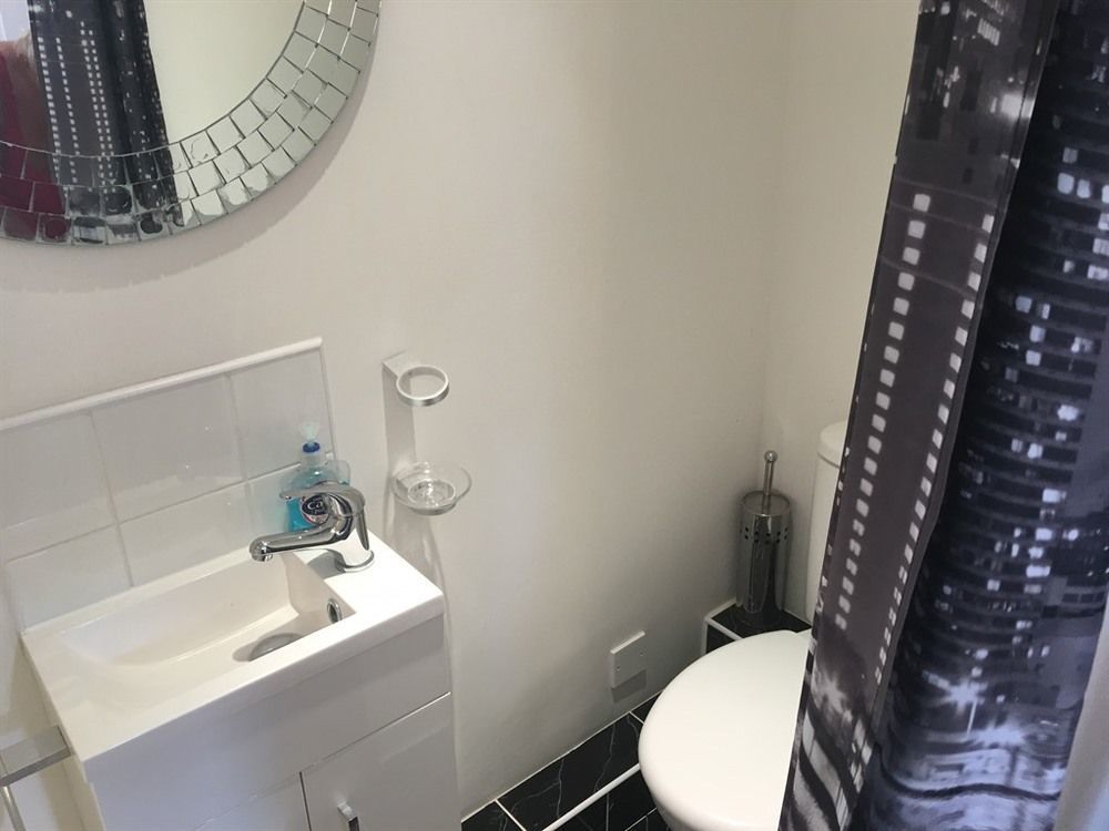 Bed and Breakfast Sleepneat Ascot  Esterno foto